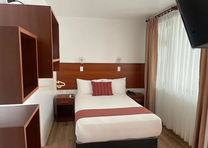 San Pedro Plaza ホテル 3*